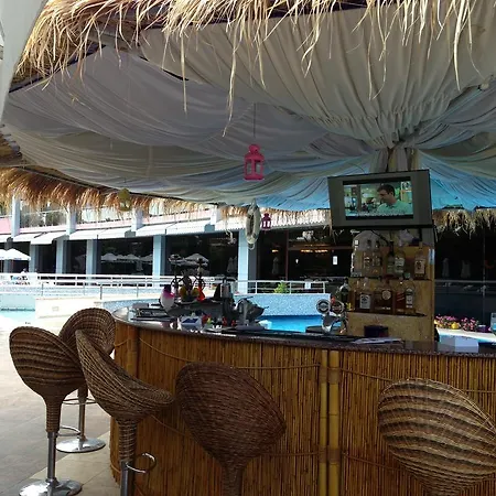 Flamingo Sunny ホテル