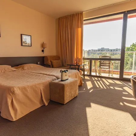 ホテル Flamingo Sunny 4*