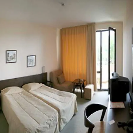 ホテル Flamingo Sunny 4*